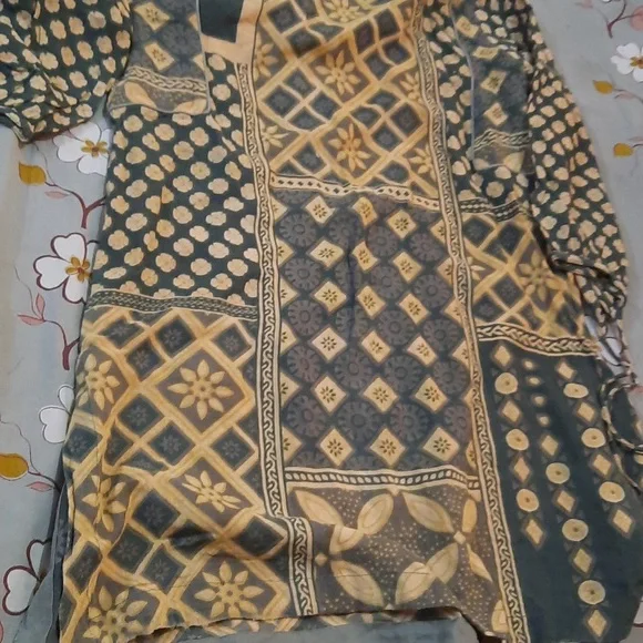 Ritu kumar kurti - Picture 12 of 13